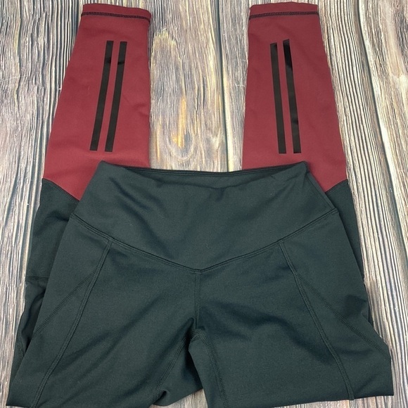 Zella Black & Maroon Color Block Leggings With Mesh & Leg Zipper Details- Sz XS - Picture 4 of 8